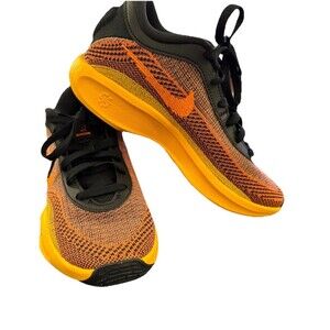NEW Nike Men's GT Hustle Academy Sneakers Sz 6 Basketball Orange Yellow Black